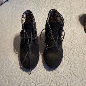 Tom's black suede booties